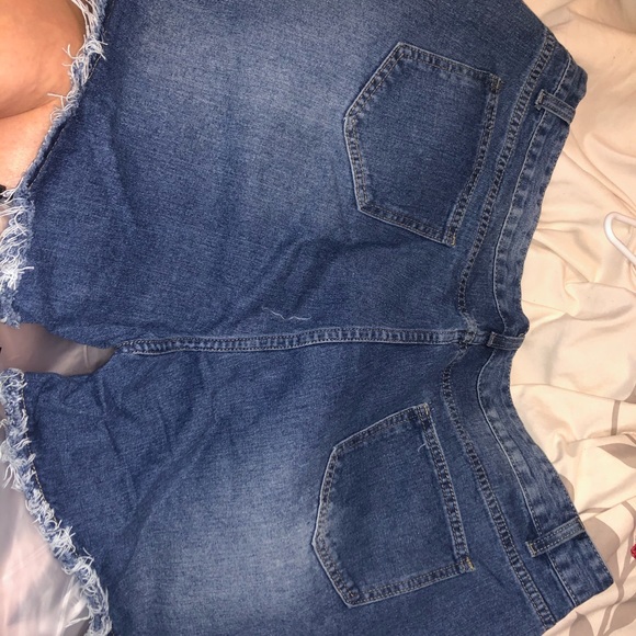 Shorts - Picture 2 of 2